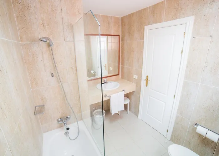 מלון Rf Astoria - Adults Only 3*
