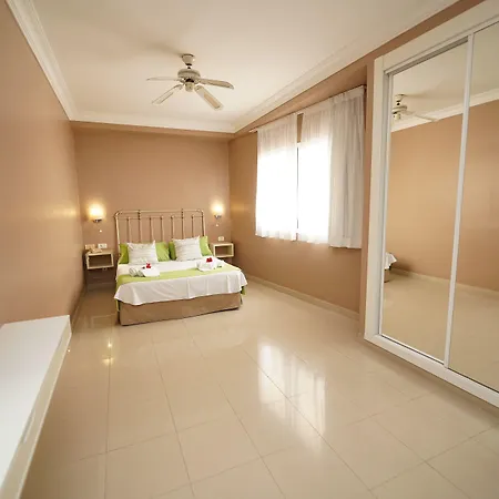 מלון Rf Astoria - Adults Only